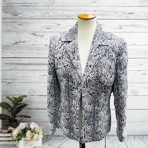Kasper black and silver open front jacket snake print